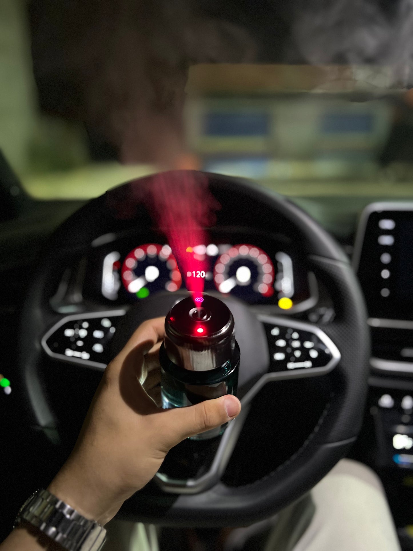 إكتشف جهاز التعطير الذكي لسيارتك🚗 مع تقنية LED💥✨ جهاز واحد، يعطّر، يضيء، ويبهرك!” ✨⚙️.